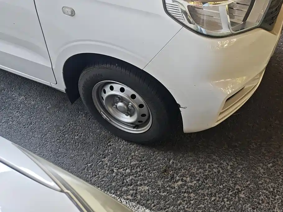 Wuling Hongguang V — миниатюра 6