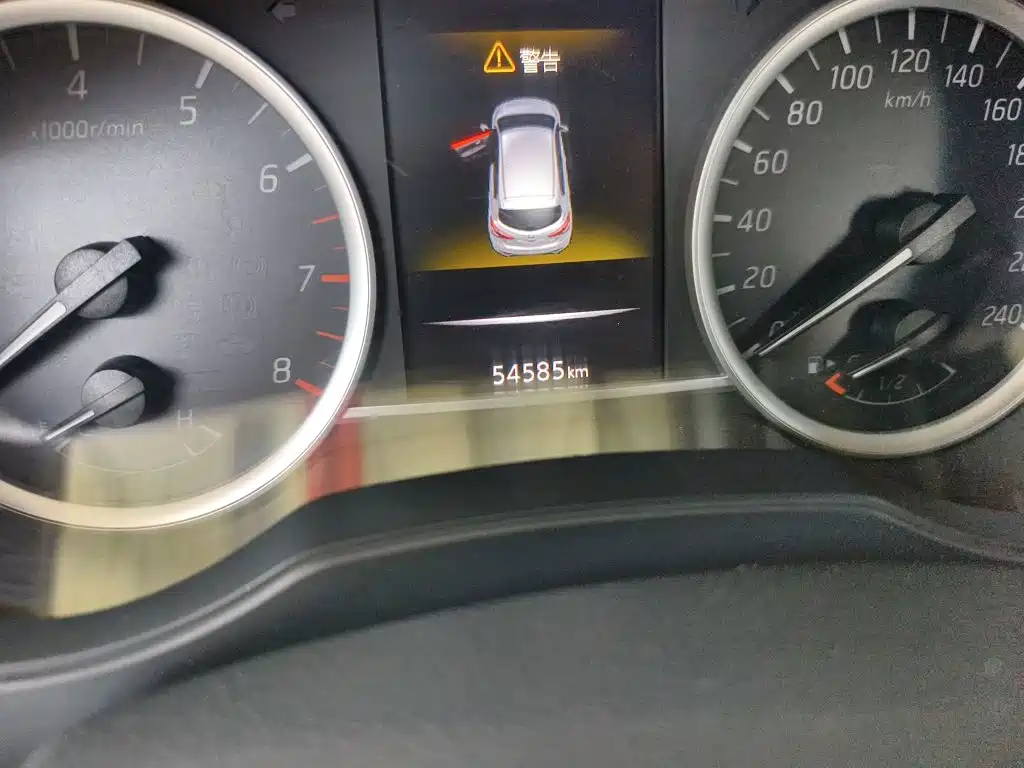 Nissan Tiida — миниатюра 7