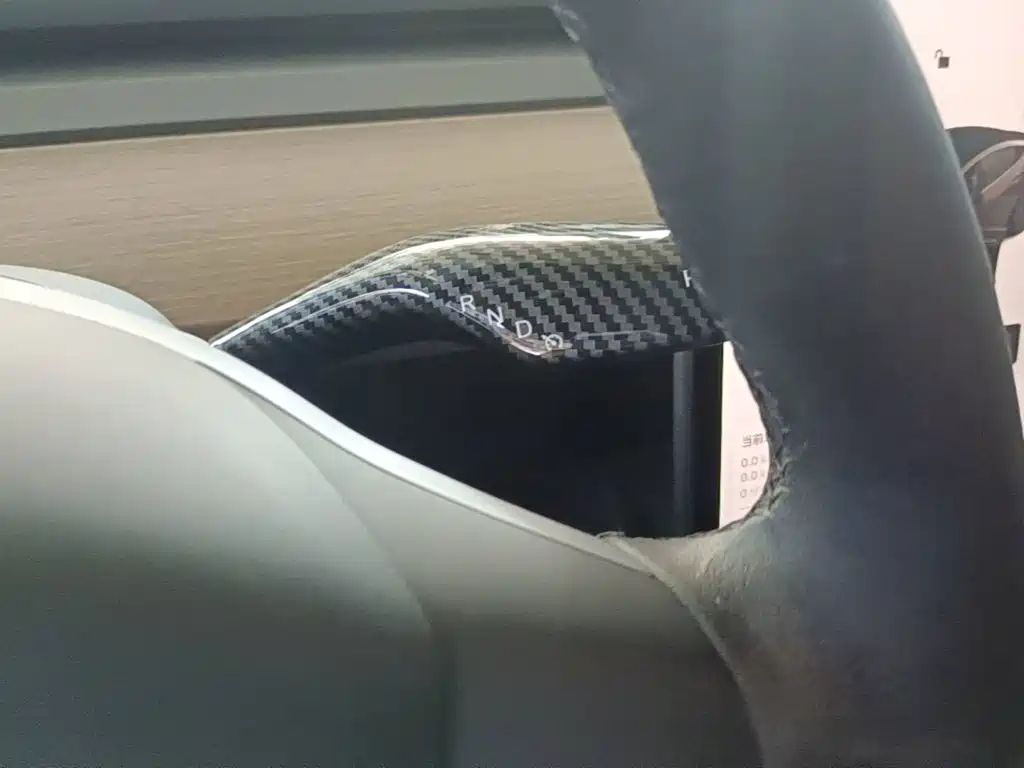 Tesla Model 3 — миниатюра 10
