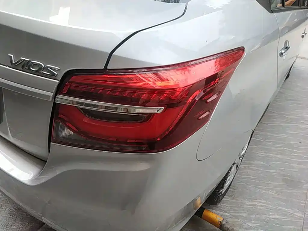 Toyota Vios - фото 24