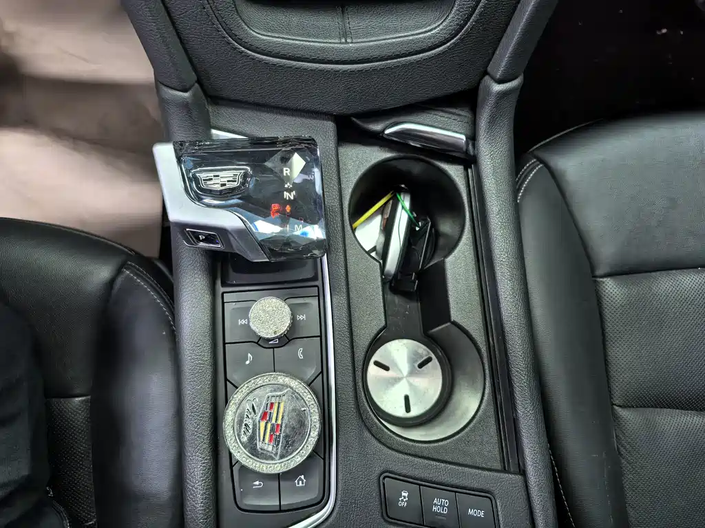Cadillac XT6 — миниатюра 7