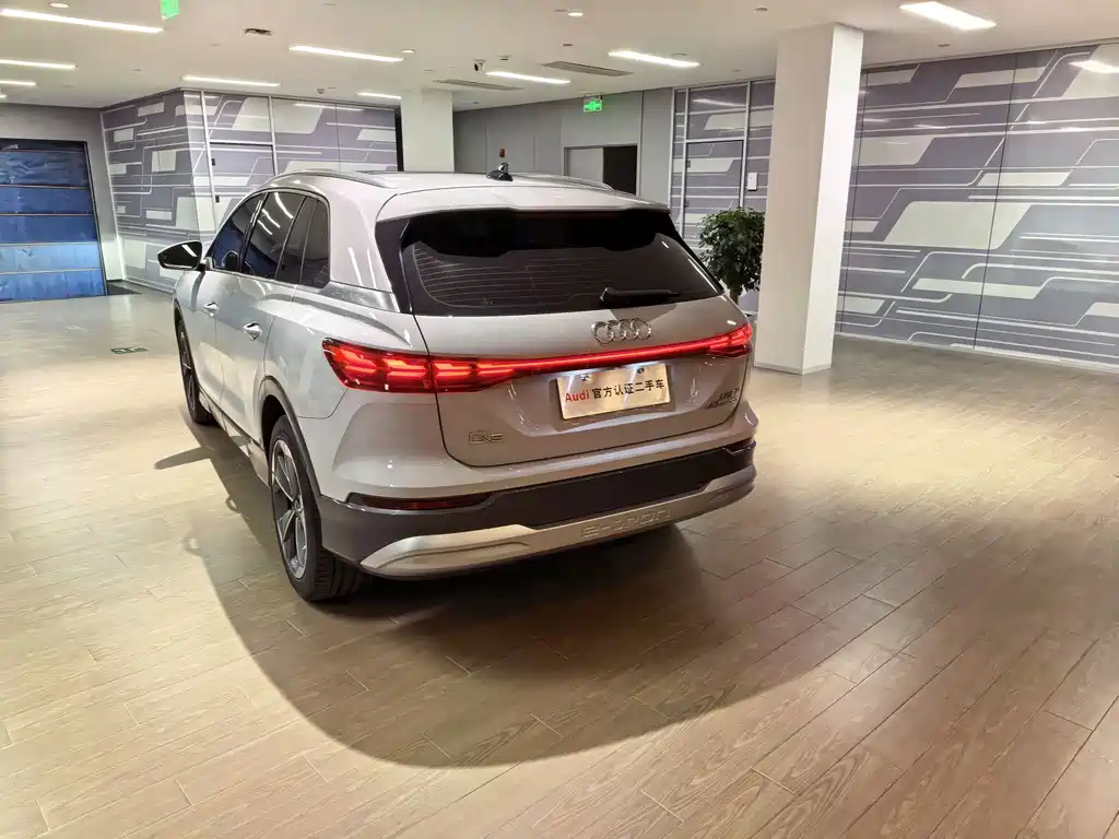 Audi Q5 e-tron — миниатюра 18