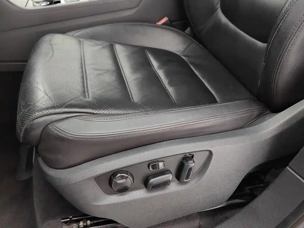 Volkswagen Touareg — миниатюра 20
