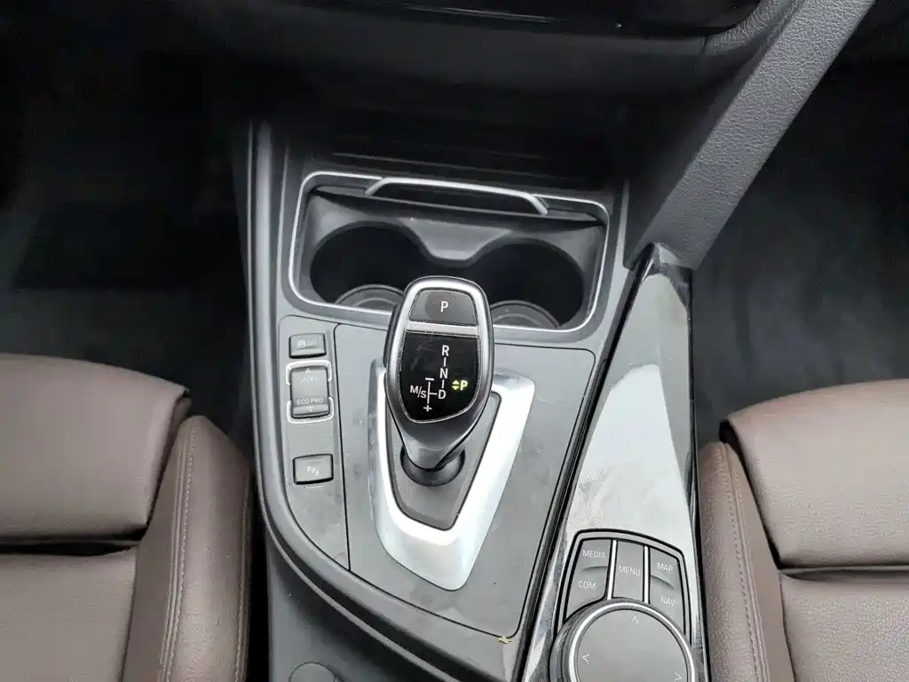 BMW 3 Series — миниатюра 13