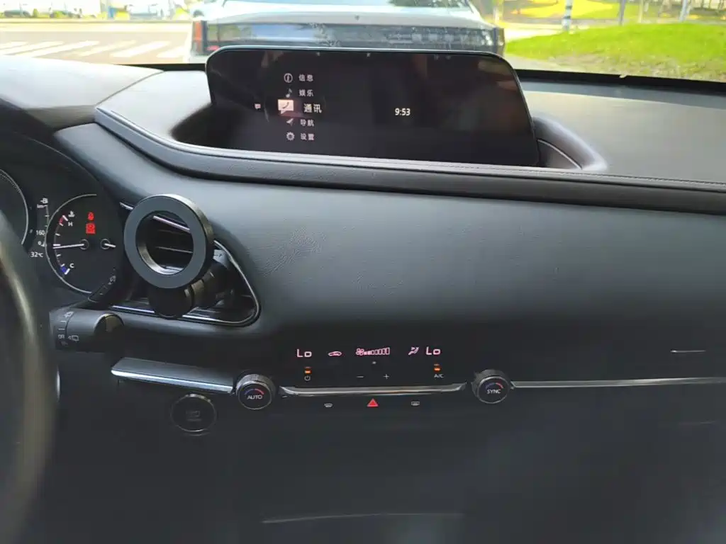 Mazda CX-30 — миниатюра 13