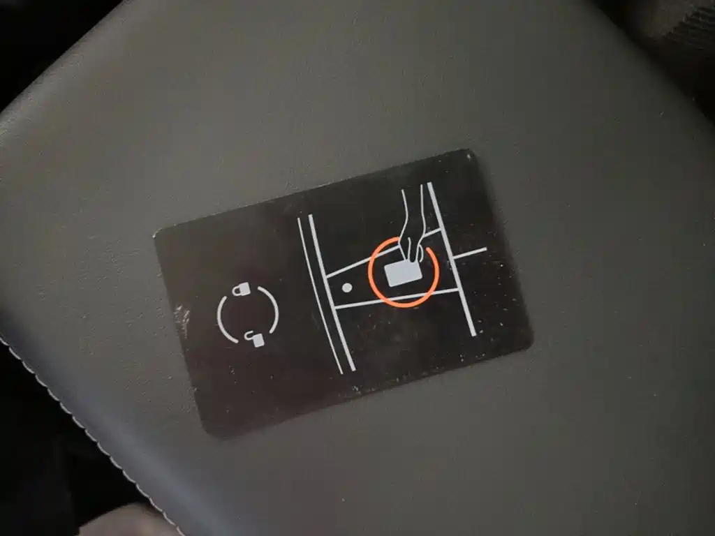 Tesla Model 3 — миниатюра 9
