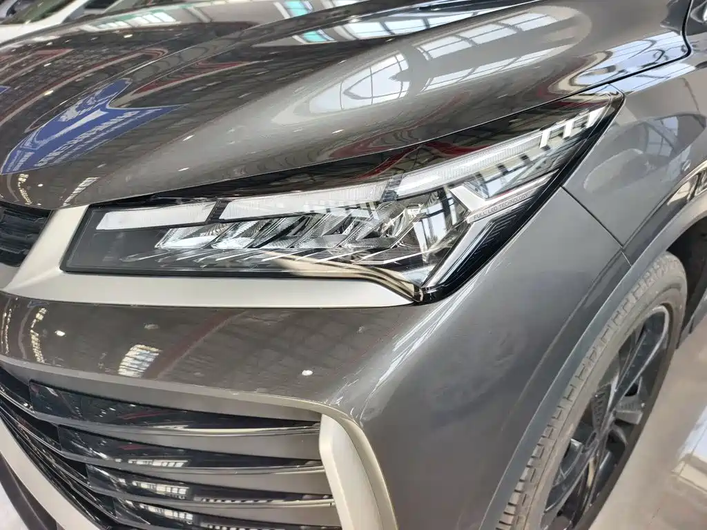 Geely Binyue — миниатюра 3