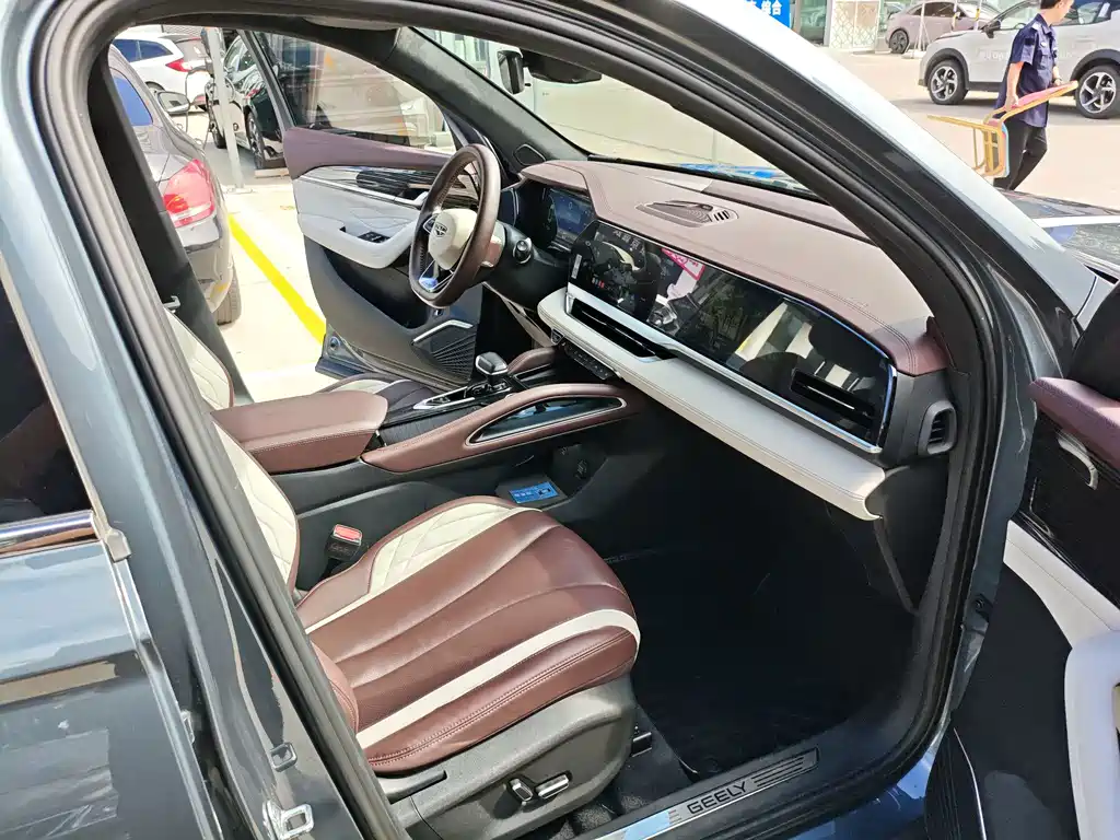 Geely Xingyue L — миниатюра 13