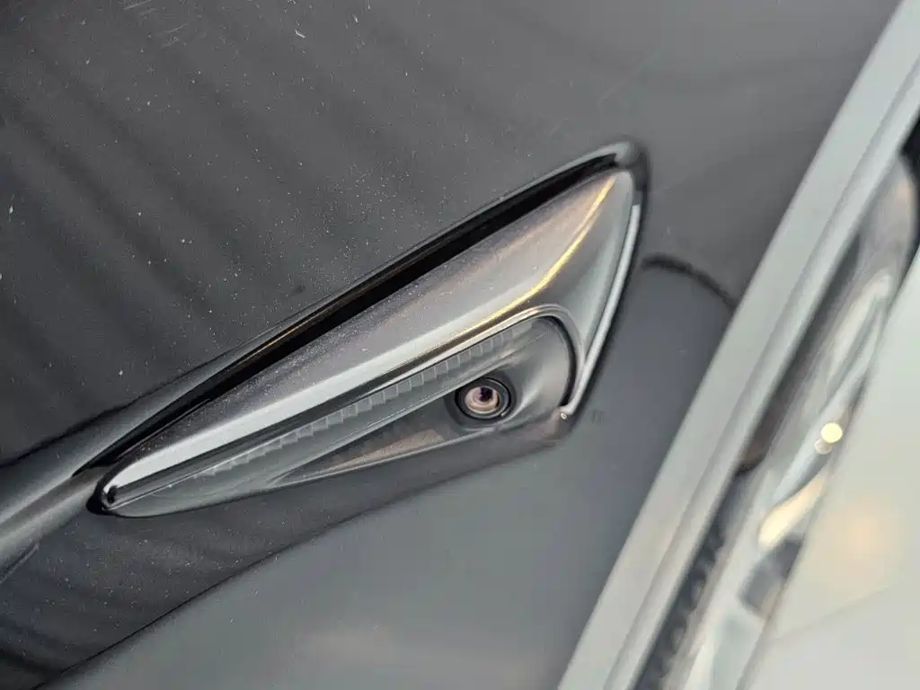 Tesla Model Y — миниатюра 28