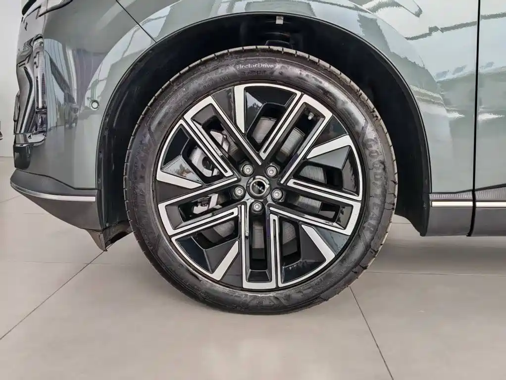 Volvo XC70 PHEV — миниатюра 7