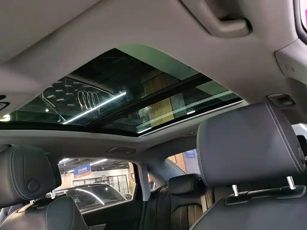 Audi A4L — миниатюра 12