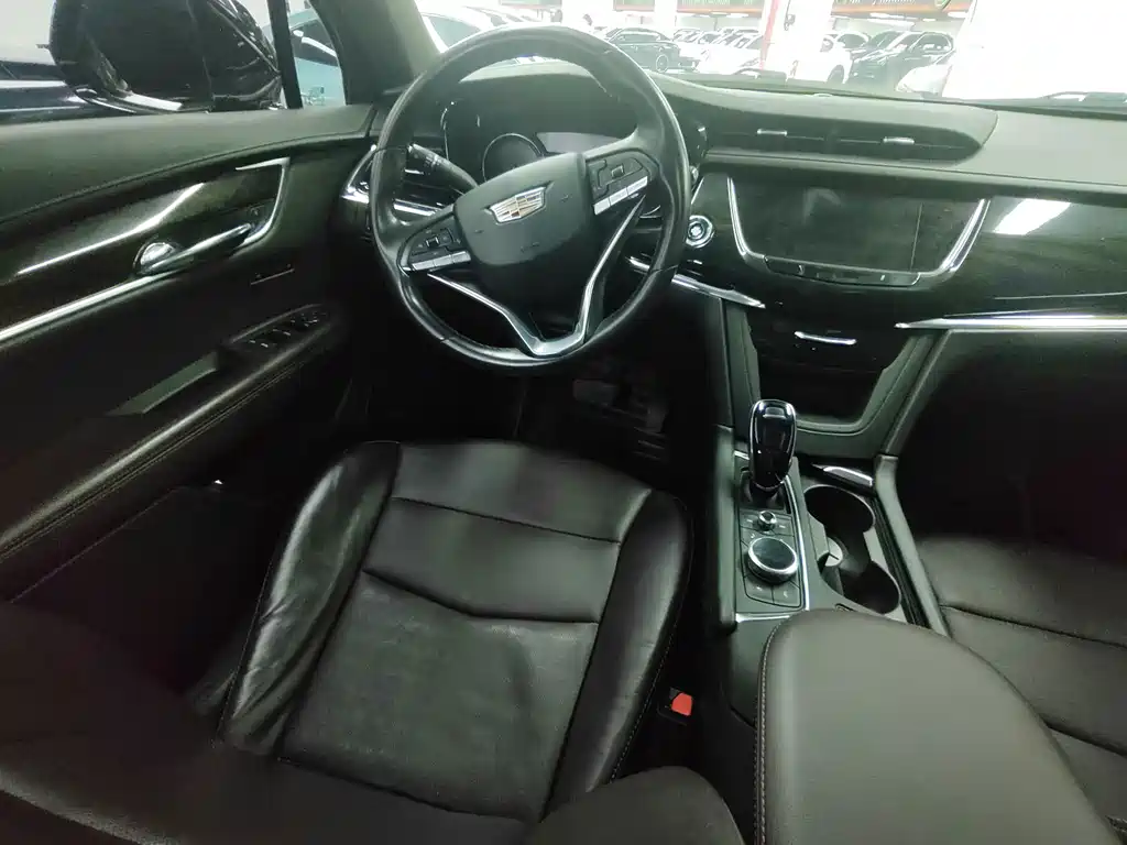 Cadillac XT6 — миниатюра 11