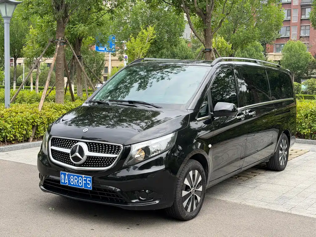 Mercedes-Benz Vito 2023 2.0T 7 мест