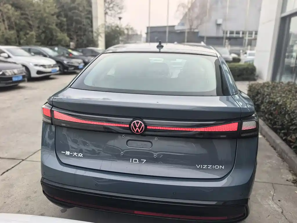 VOLKSWAGEN ID.7 VIZZION