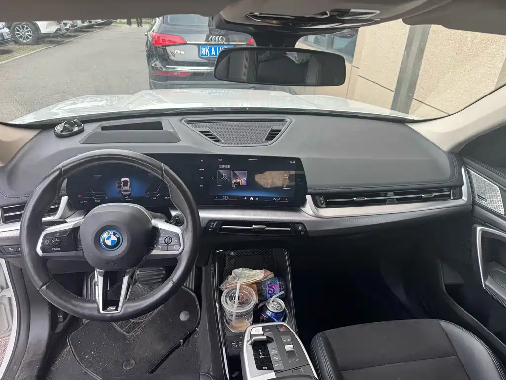 BMW iX1 — миниатюра 6