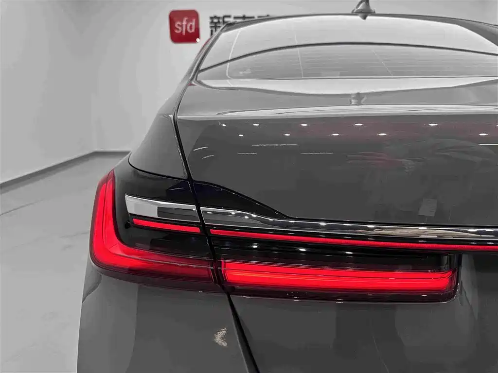 BMW 7 Series — миниатюра 30