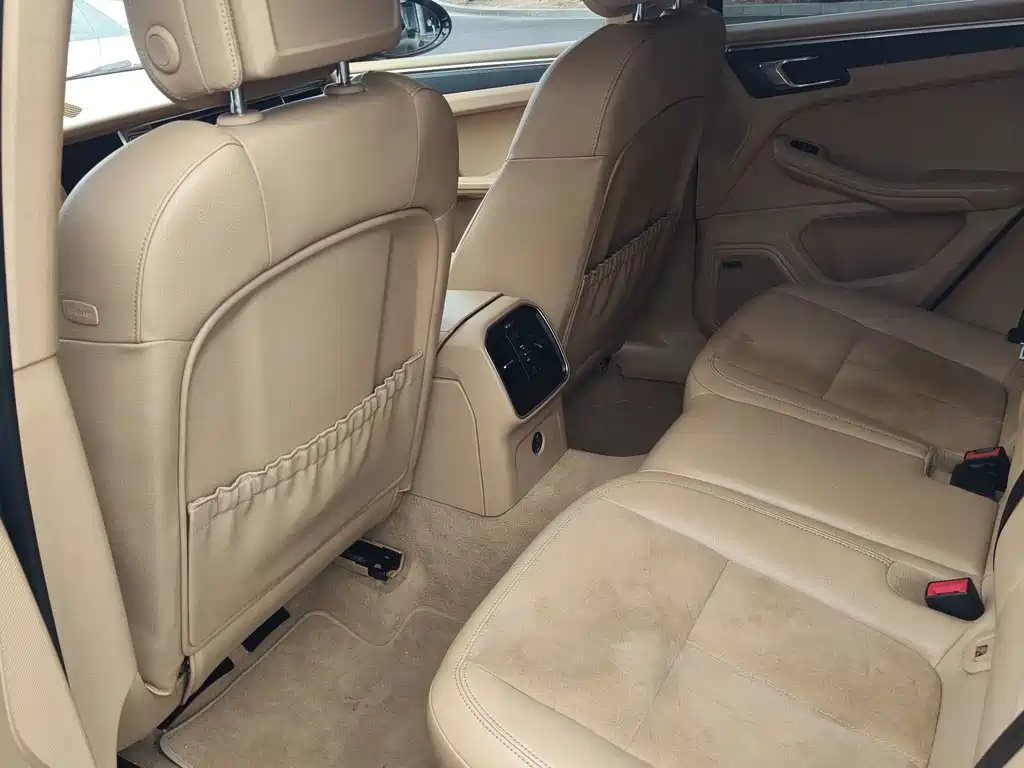 Porsche Macan — миниатюра 7