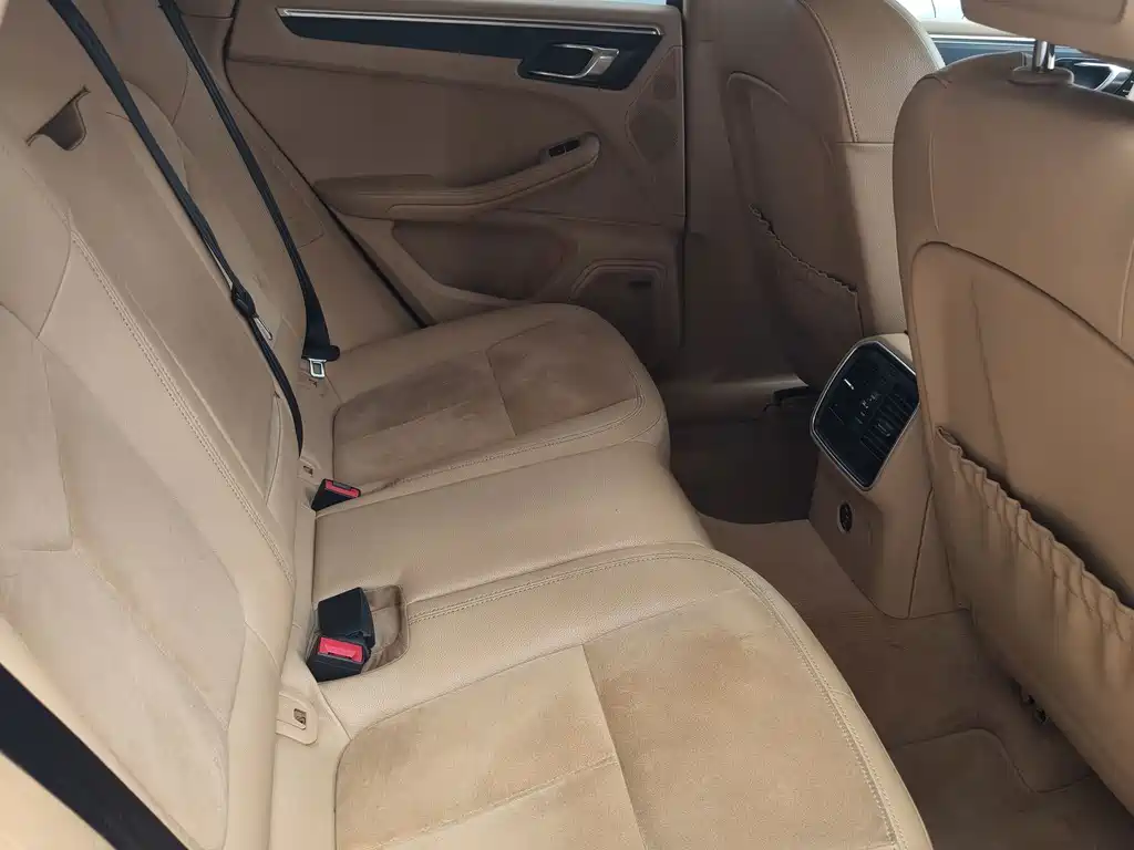 Porsche Macan — миниатюра 8