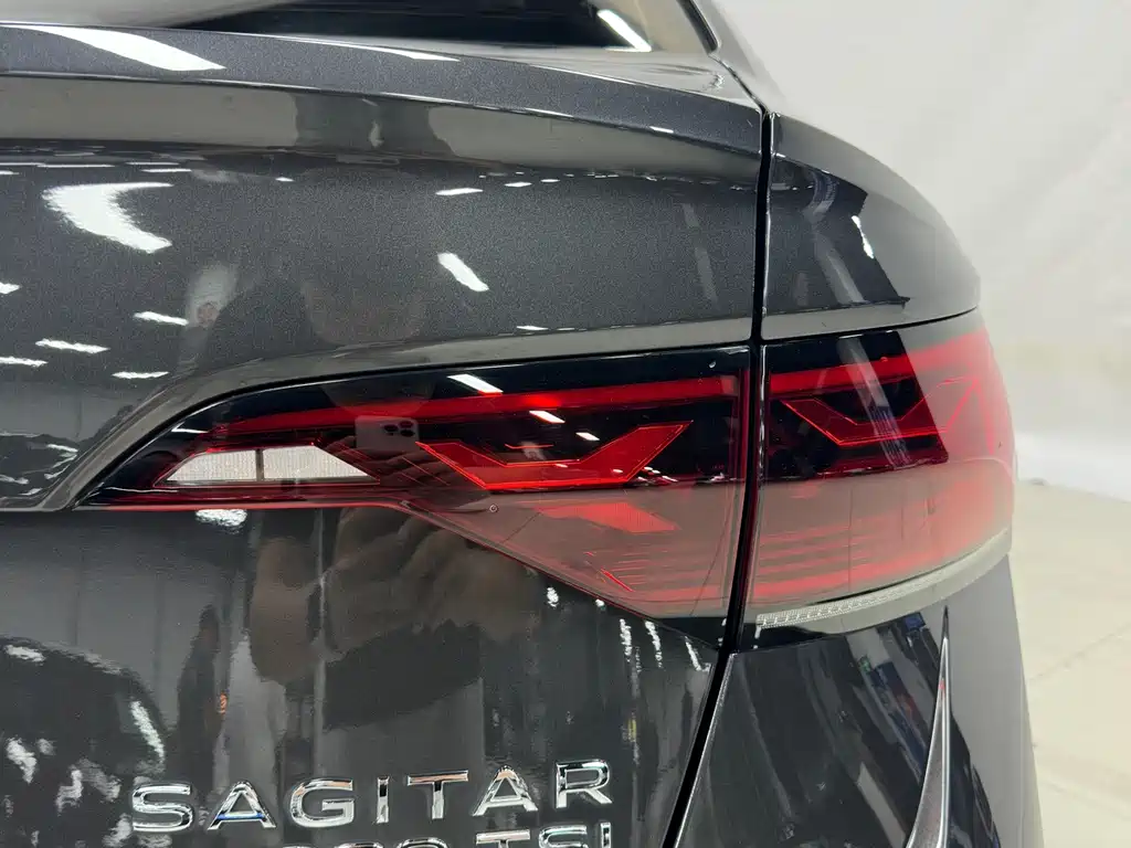 Volkswagen Sagitar — миниатюра 9