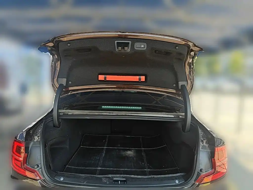 Volvo S90 — миниатюра 24