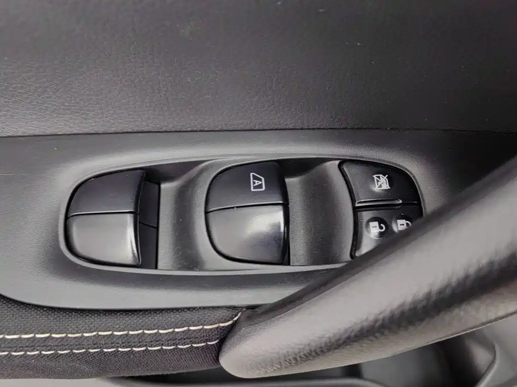 Nissan Qashqai — миниатюра 9