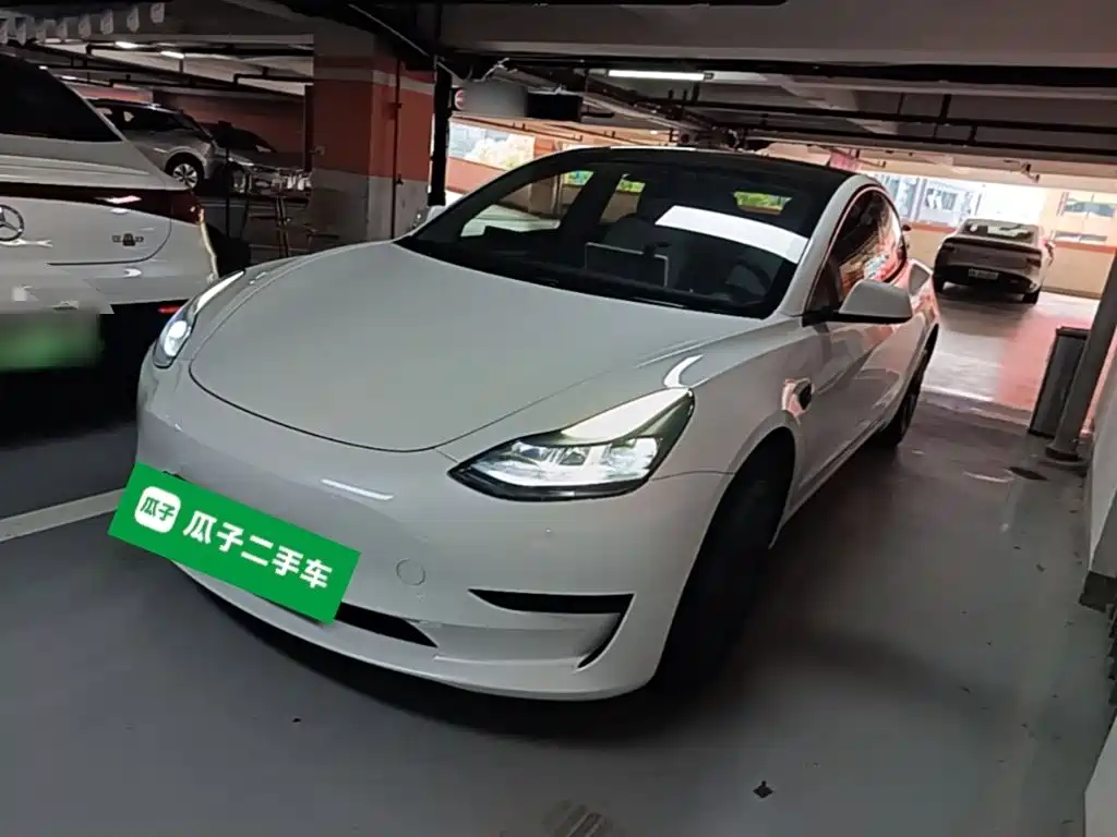 Tesla Model 3 — миниатюра 2
