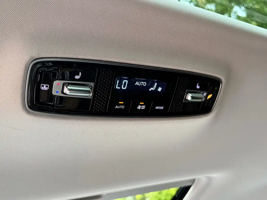 Roewe iMAX8 — миниатюра 5