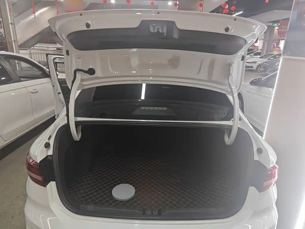 Volkswagen Lavida — миниатюра 19