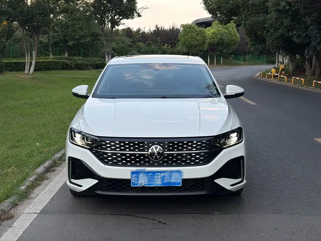 Volkswagen Lavida — миниатюра 2