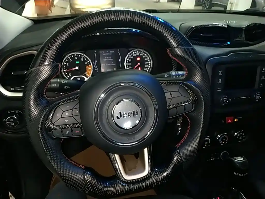 Jeep Renegade — миниатюра 11
