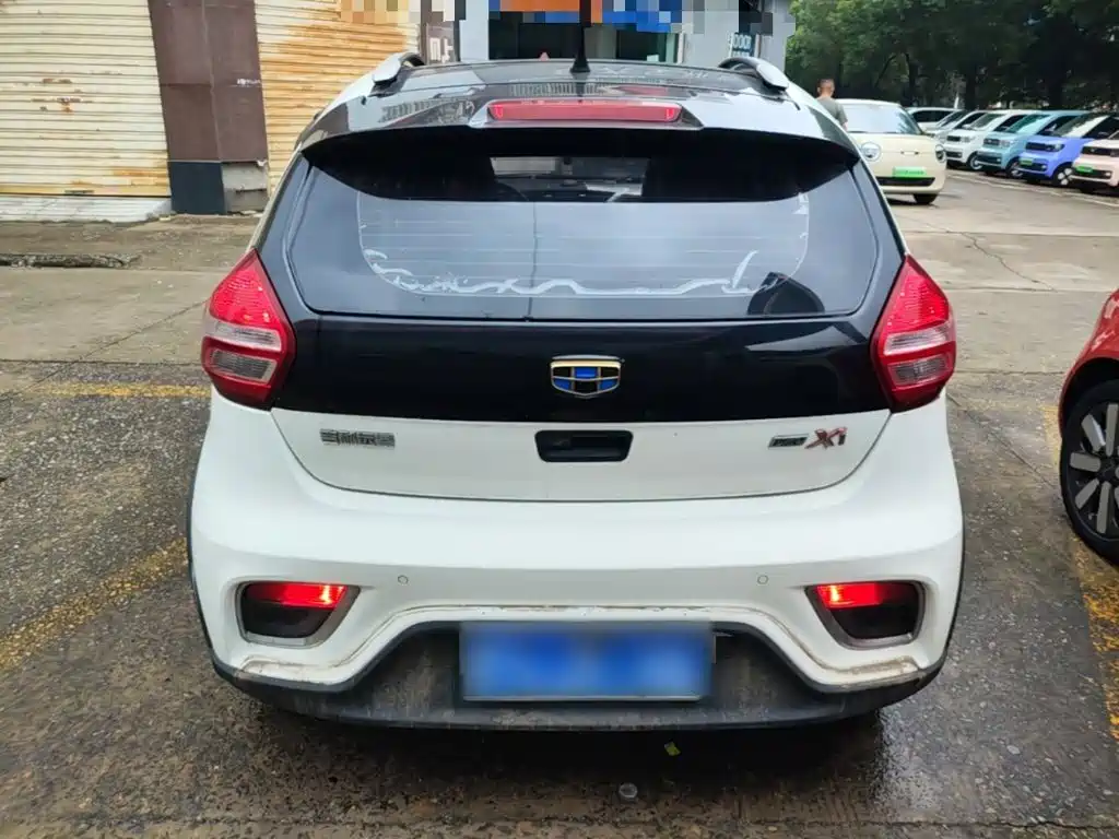 Geely Vision X1 — миниатюра 6