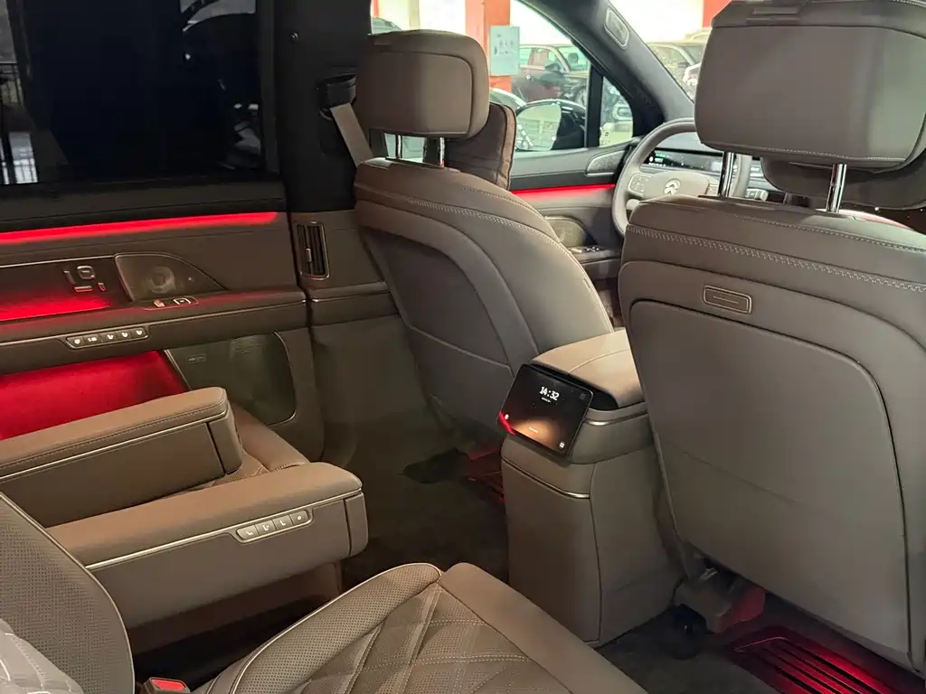 NIO ES8 2026 мест Executive