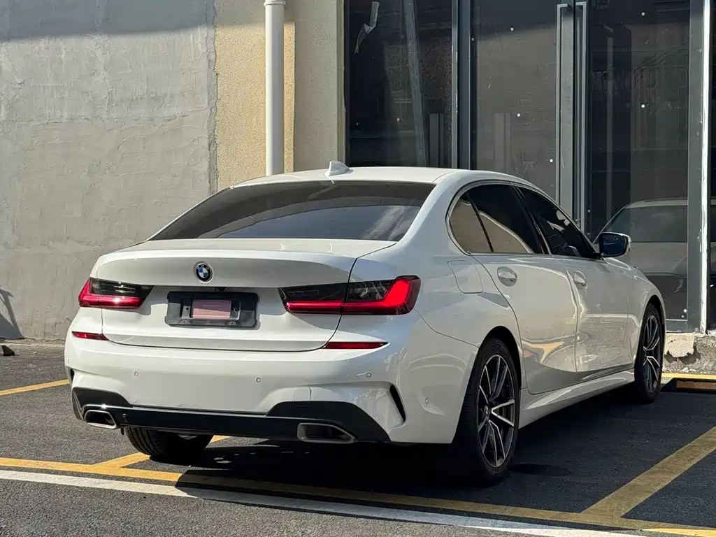 BMW 3 Series — миниатюра 7