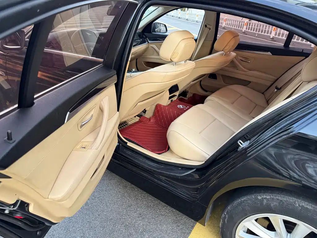 BMW 5 Series — миниатюра 21