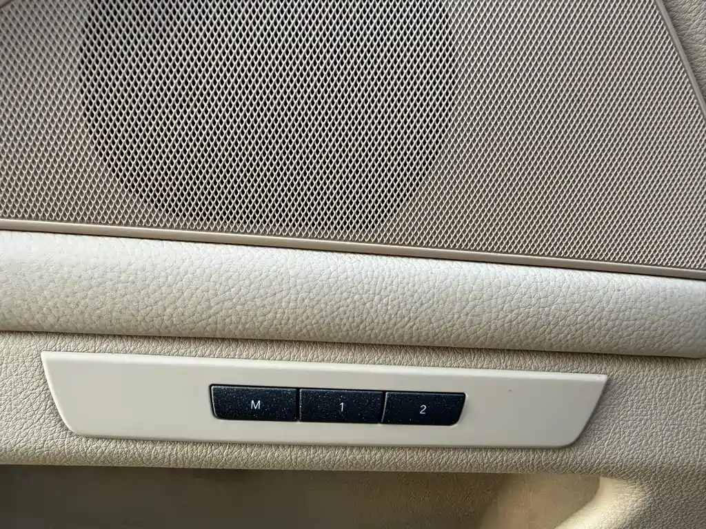 BMW 5 Series — миниатюра 29