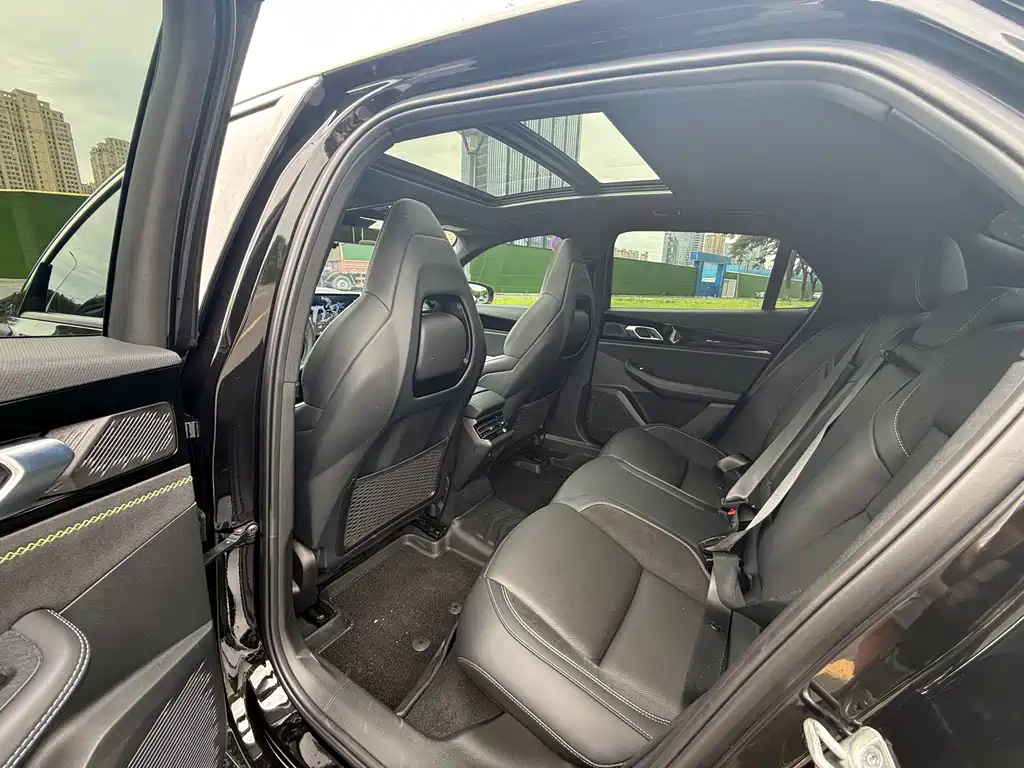 Lynk & Co 03 — миниатюра 6