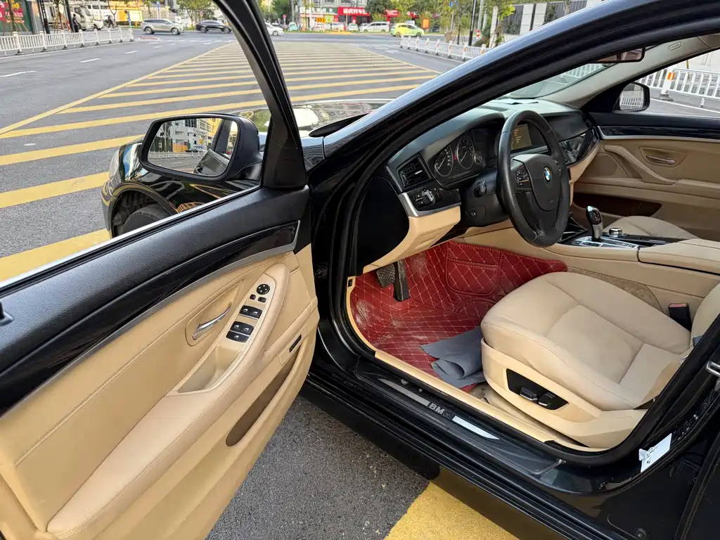 BMW 5 Series — миниатюра 20