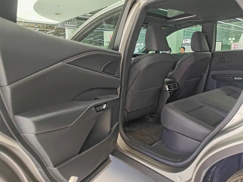 Lexus RX — миниатюра 23