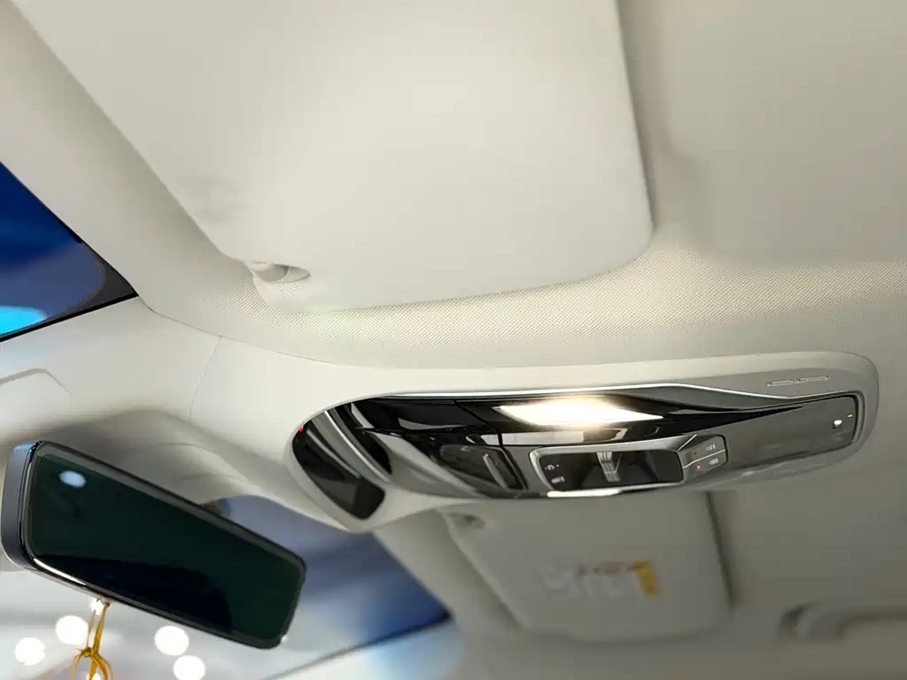 Geely Jia Ji New Energy — миниатюра 16
