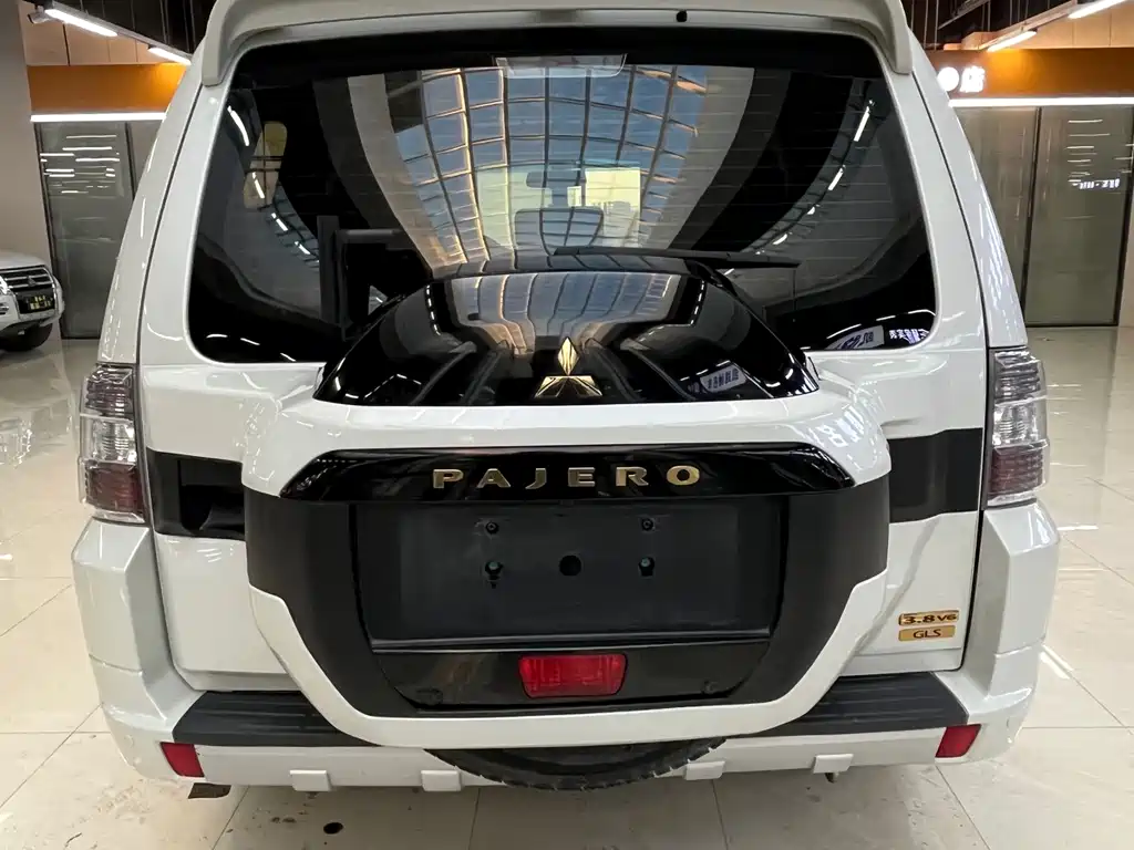 Mitsubishi V97 2019 3.8L AT