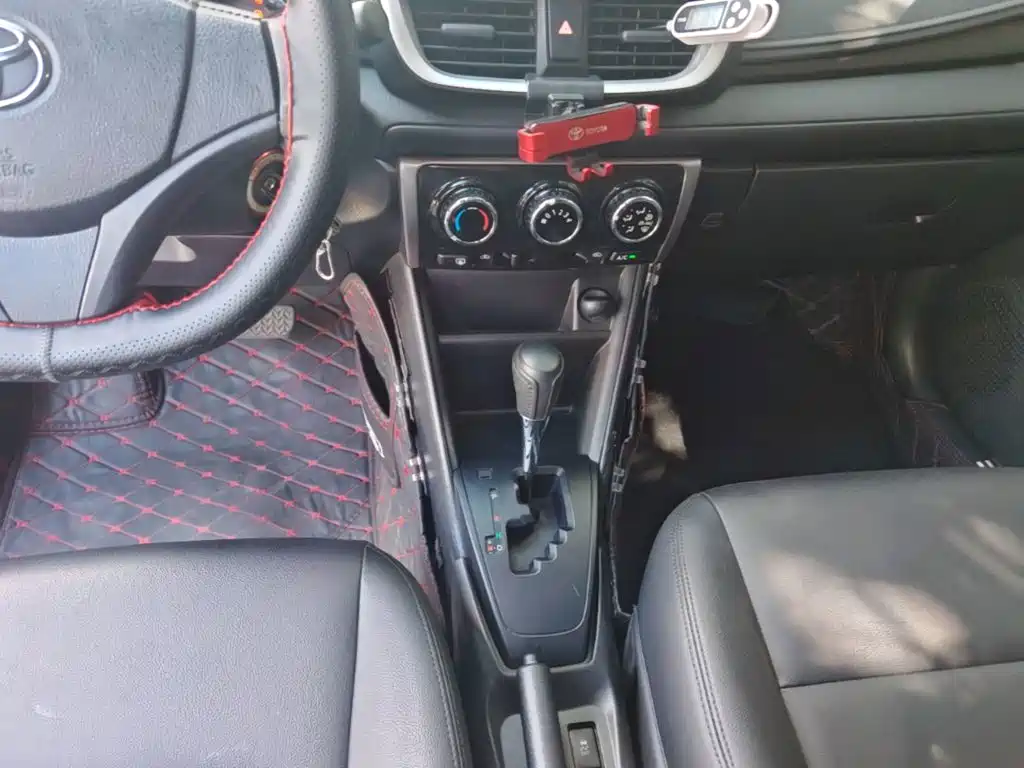 Toyota Vios FS — миниатюра 10