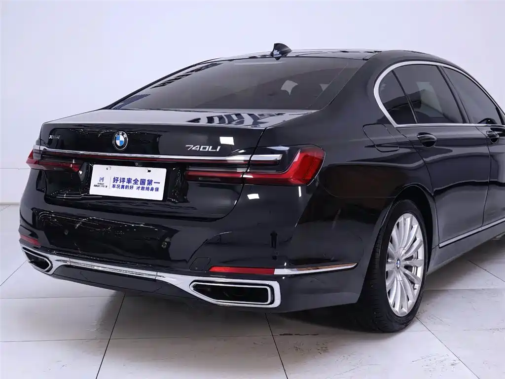 BMW 7 SERIES