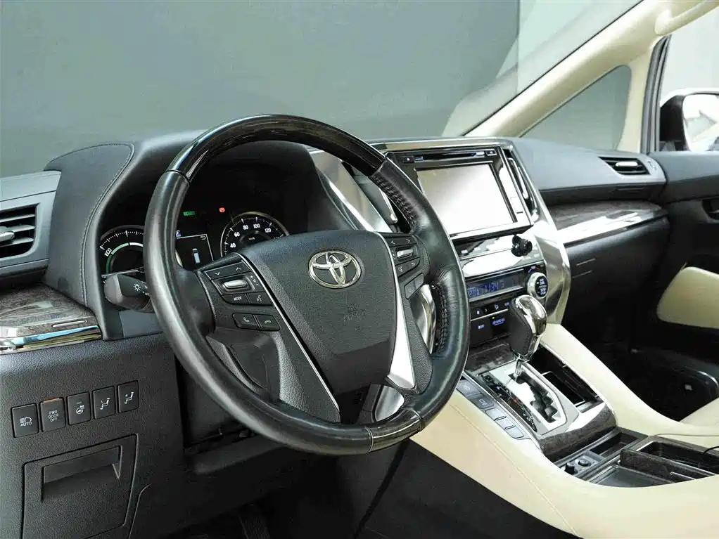 Toyota Vellfire — миниатюра 7