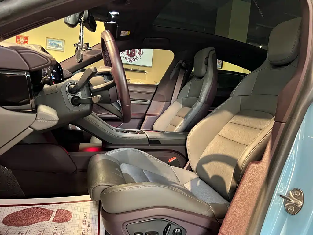 Porsche Taycan — миниатюра 12