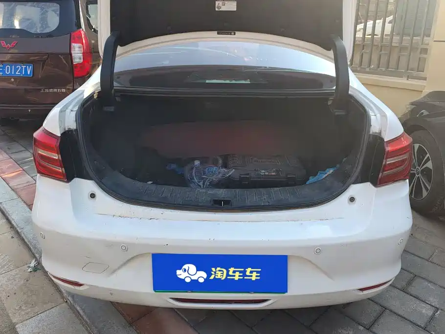 BYD Qin NEV — миниатюра 4