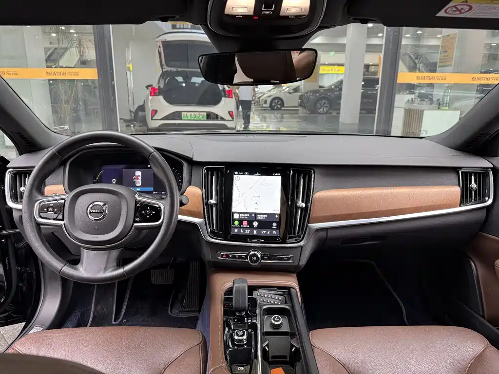 Volvo S90 2023 B5 Luxury