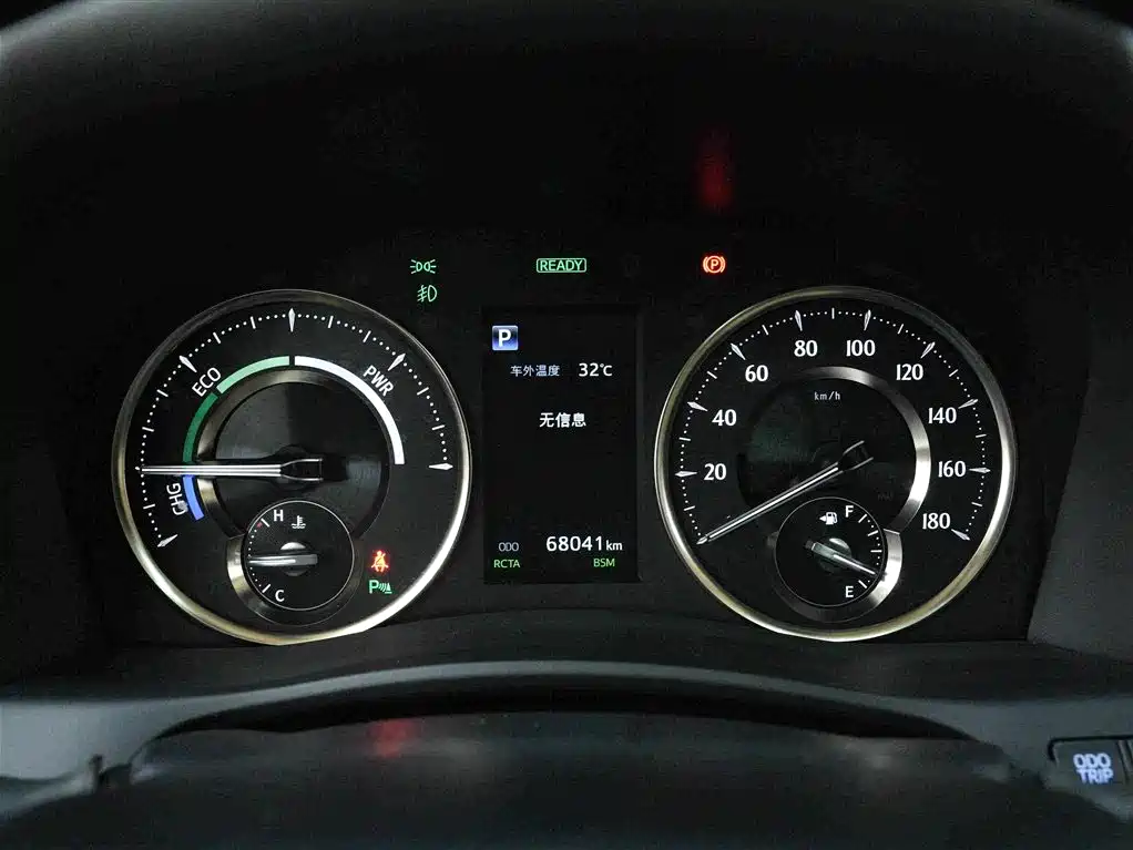 Toyota Vellfire — миниатюра 8