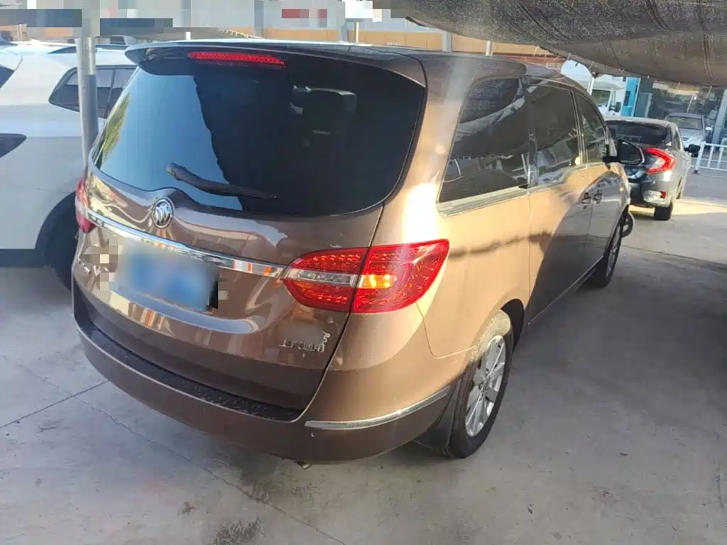 Buick GL8 — миниатюра 7