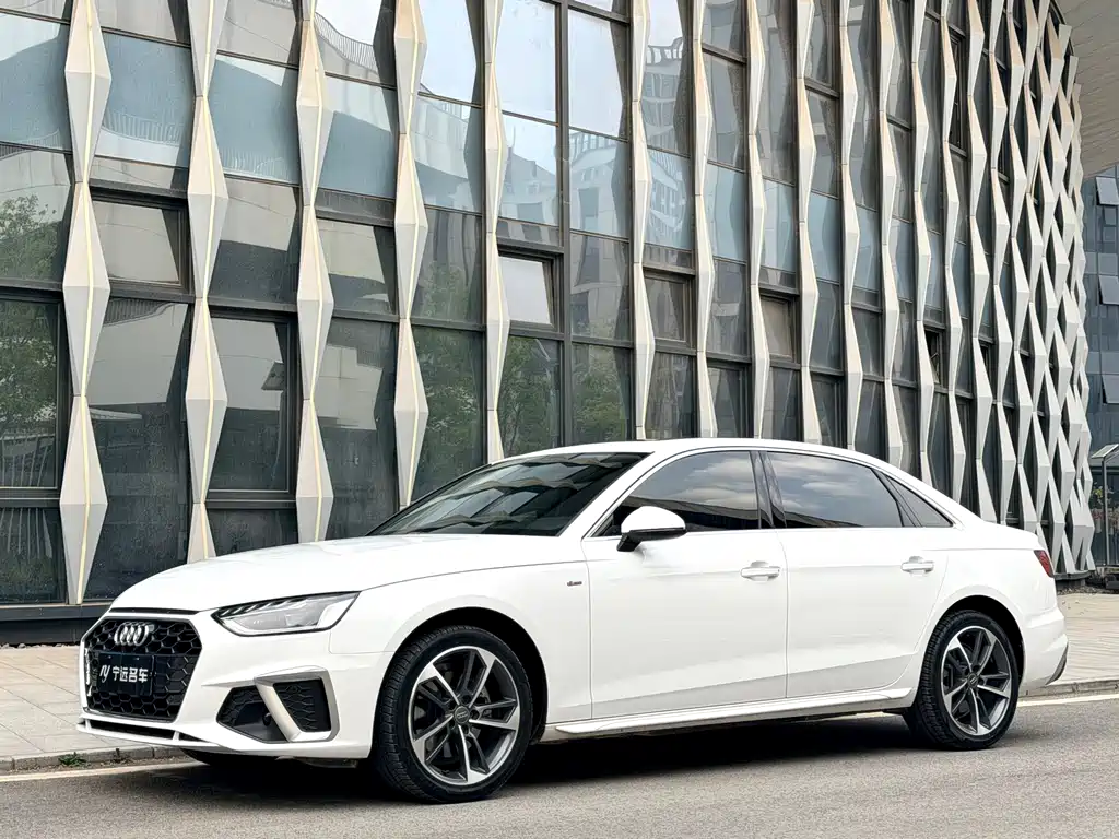 Audi A4L 2021