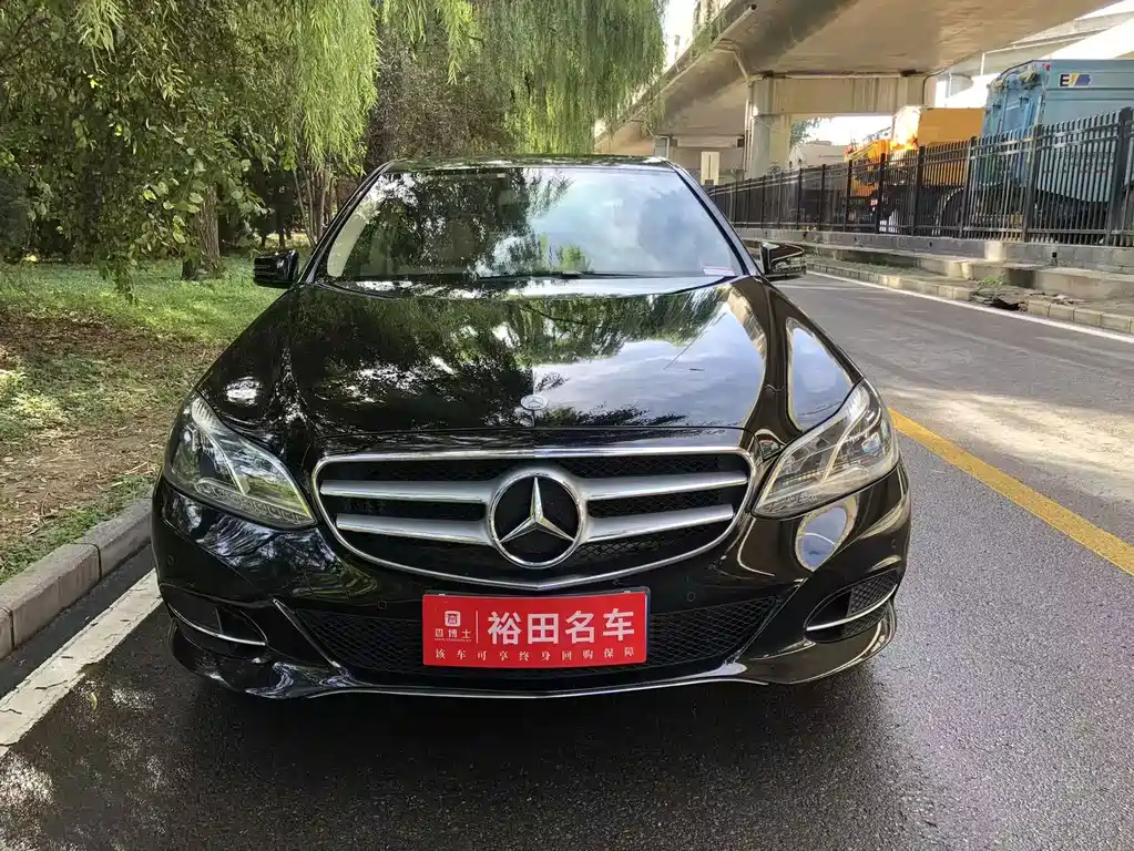 Mercedes-Benz E-Class — миниатюра 2